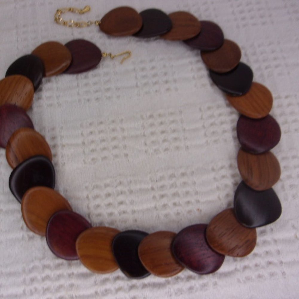 Tri Color Flat Wood Bead Necklace 19.5" - 21" L - Picture 6 of 10